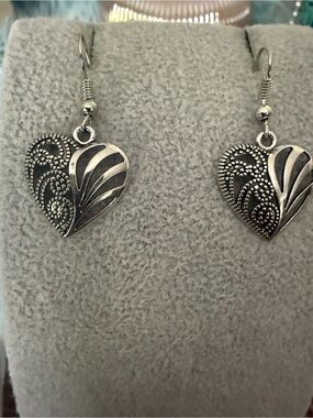 10 pair of assorted earrings for one price never been worn